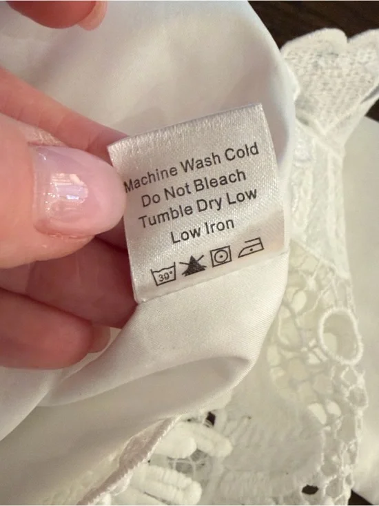 Tuckernuck White Guipure Lace Top - Size M - Like New! - Picture 8 of 8